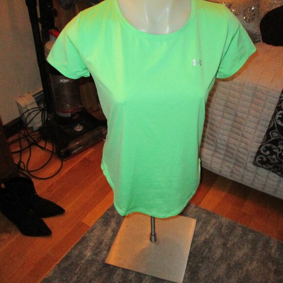 undeer armour ladies exercise or comfy top sz small petite  worn once and washed - Picture 1 of 3
